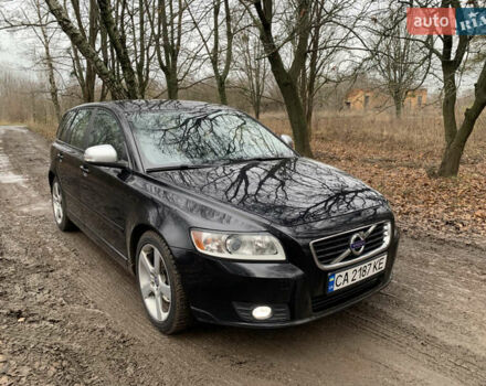 Черный Вольво В50, объемом двигателя 1.6 л и пробегом 270 тыс. км за 8500 $, фото 1 на Automoto.ua