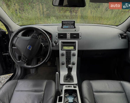 Вольво В50 2011 в Дрогобыче на Automoto.ua Черный Вольво В50, объемом двигателя 1.6 л и пробегом 166 тыс. км за 8999 $, фото 39 на Automoto.ua