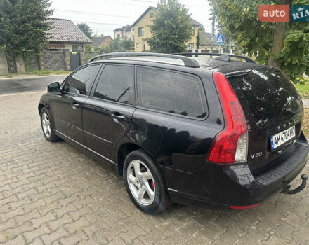 Черный Вольво В50, объемом двигателя 1.6 л и пробегом 215 тыс. км за 6799 $, фото 2 на Automoto.ua
