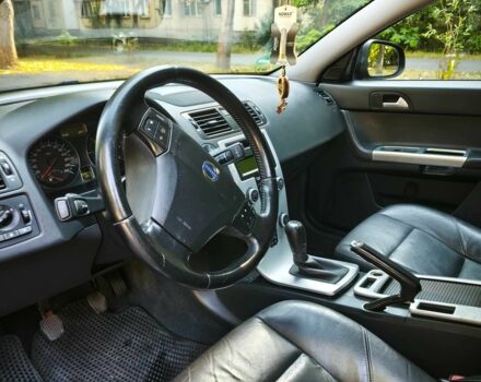 Черный Вольво В50, объемом двигателя 2 л и пробегом 209 тыс. км за 7200 $, фото 16 на Automoto.ua