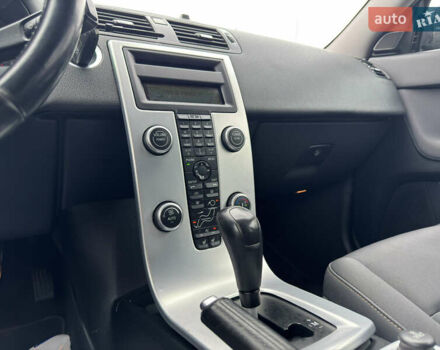 Черный Вольво В50, объемом двигателя 2 л и пробегом 213 тыс. км за 11000 $, фото 34 на Automoto.ua