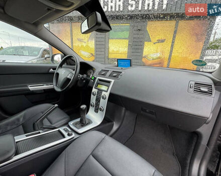 Черный Вольво В50, объемом двигателя 1.6 л и пробегом 226 тыс. км за 8600 $, фото 25 на Automoto.ua