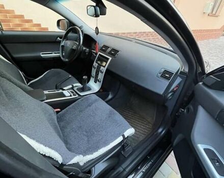 Черный Вольво В50, объемом двигателя 1.6 л и пробегом 261 тыс. км за 8200 $, фото 9 на Automoto.ua