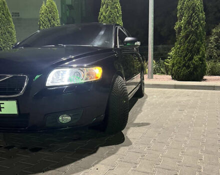 Черный Вольво В50, объемом двигателя 1.56 л и пробегом 293 тыс. км за 9300 $, фото 4 на Automoto.ua