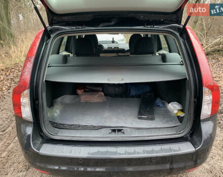 Черный Вольво В50, объемом двигателя 1.6 л и пробегом 270 тыс. км за 8500 $, фото 11 на Automoto.ua