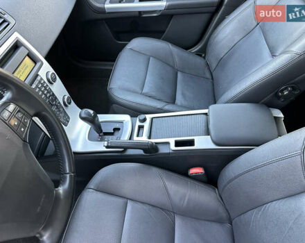 Чорний Вольво V50, об'ємом двигуна 2 л та пробігом 262 тис. км за 9850 $, фото 23 на Automoto.ua