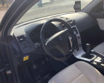 Черный Вольво В50, объемом двигателя 1.6 л и пробегом 307 тыс. км за 8200 $, фото 7 на Automoto.ua