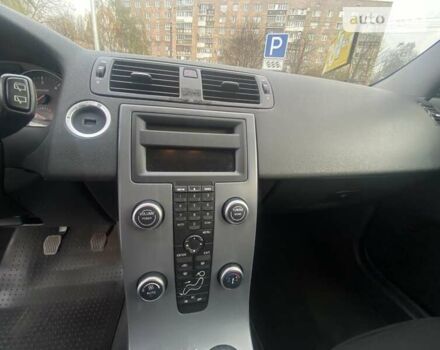 Черный Вольво В50, объемом двигателя 1.6 л и пробегом 180 тыс. км за 8700 $, фото 27 на Automoto.ua