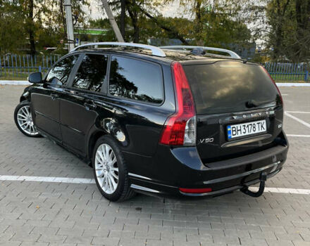Черный Вольво В50, объемом двигателя 1.56 л и пробегом 264 тыс. км за 8300 $, фото 2 на Automoto.ua