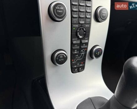 Черный Вольво В50, объемом двигателя 1.6 л и пробегом 226 тыс. км за 8290 $, фото 64 на Automoto.ua