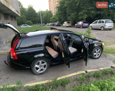 Черный Вольво В50, объемом двигателя 1.6 л и пробегом 299 тыс. км за 8550 $, фото 11 на Automoto.ua