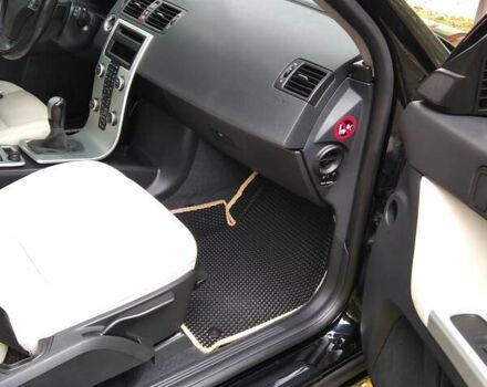 Черный Вольво В50, объемом двигателя 1.6 л и пробегом 186 тыс. км за 9000 $, фото 18 на Automoto.ua