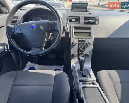 Черный Вольво В50, объемом двигателя 2 л и пробегом 210 тыс. км за 11000 $, фото 32 на Automoto.ua