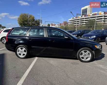 Черный Вольво В50, объемом двигателя 1.6 л и пробегом 227 тыс. км за 9500 $, фото 2 на Automoto.ua