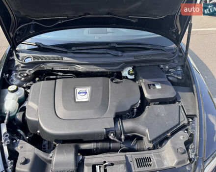 Черный Вольво В50, объемом двигателя 2 л и пробегом 210 тыс. км за 11000 $, фото 48 на Automoto.ua