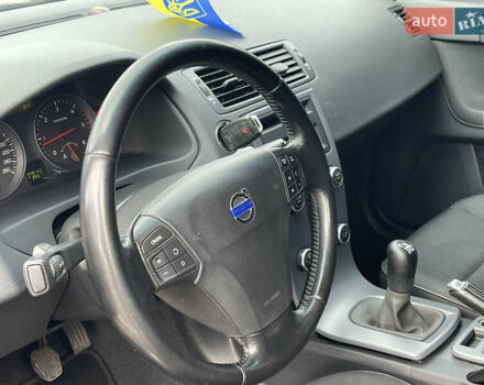 Черный Вольво В50, объемом двигателя 2 л и пробегом 279 тыс. км за 8750 $, фото 39 на Automoto.ua