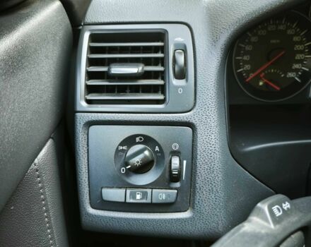 Черный Вольво В50, объемом двигателя 2 л и пробегом 209 тыс. км за 7200 $, фото 11 на Automoto.ua