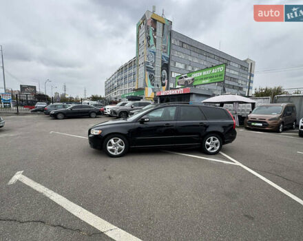 Черный Вольво В50, объемом двигателя 2 л и пробегом 213 тыс. км за 11000 $, фото 40 на Automoto.ua