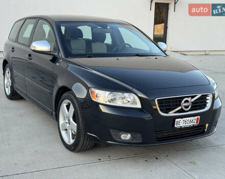 Черный Вольво В50, объемом двигателя 1.6 л и пробегом 235 тыс. км за 9350 $, фото 1 на Automoto.ua