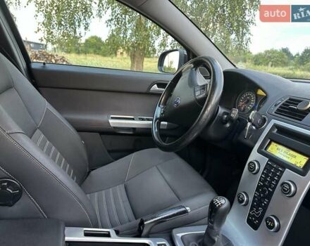 Черный Вольво В50, объемом двигателя 1.6 л и пробегом 232 тыс. км за 7600 $, фото 14 на Automoto.ua