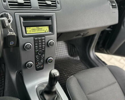 Черный Вольво В50, объемом двигателя 1.6 л и пробегом 219 тыс. км за 8300 $, фото 33 на Automoto.ua