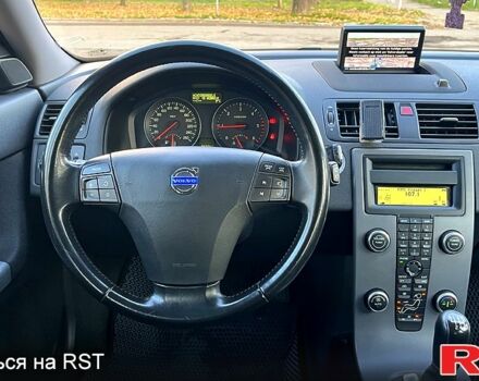 Черный Вольво В50, объемом двигателя 1.6 л и пробегом 243 тыс. км за 8200 $, фото 12 на Automoto.ua