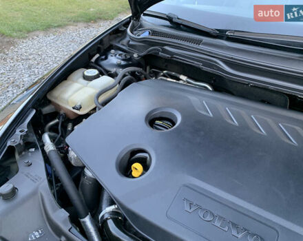 Черный Вольво В50, объемом двигателя 1.6 л и пробегом 252 тыс. км за 8200 $, фото 13 на Automoto.ua
