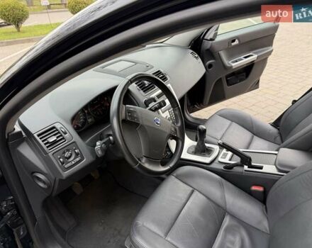 Черный Вольво В50, объемом двигателя 1.6 л и пробегом 226 тыс. км за 8290 $, фото 47 на Automoto.ua