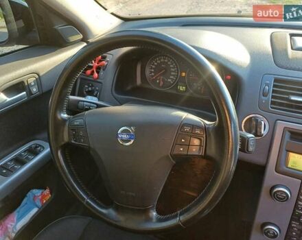 Черный Вольво В50, объемом двигателя 1.56 л и пробегом 219 тыс. км за 8100 $, фото 3 на Automoto.ua