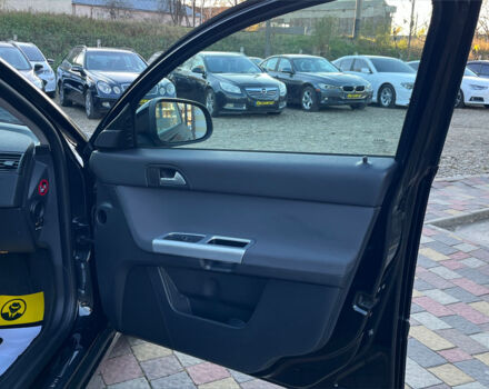 Черный Вольво В50, объемом двигателя 1.6 л и пробегом 194 тыс. км за 8400 $, фото 16 на Automoto.ua