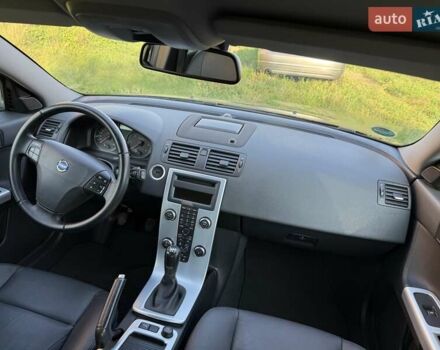 Черный Вольво В50, объемом двигателя 1.6 л и пробегом 226 тыс. км за 8290 $, фото 93 на Automoto.ua