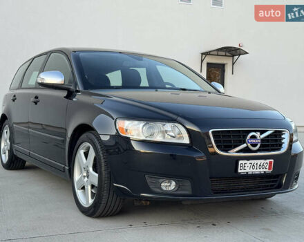 Черный Вольво В50, объемом двигателя 1.6 л и пробегом 235 тыс. км за 9350 $, фото 2 на Automoto.ua