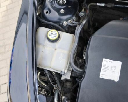 Черный Вольво В50, объемом двигателя 1.6 л и пробегом 255 тыс. км за 7400 $, фото 4 на Automoto.ua