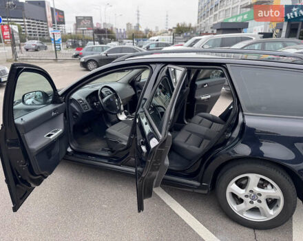 Черный Вольво В50, объемом двигателя 2 л и пробегом 213 тыс. км за 11000 $, фото 19 на Automoto.ua
