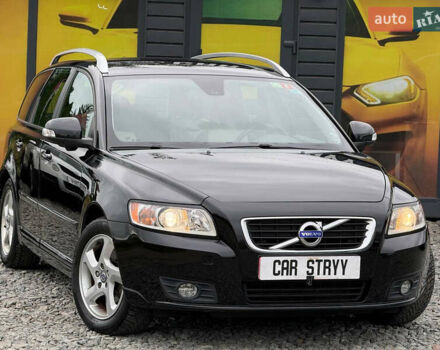 Черный Вольво В50, объемом двигателя 1.6 л и пробегом 230 тыс. км за 7999 $, фото 1 на Automoto.ua