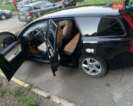 Черный Вольво В50, объемом двигателя 1.6 л и пробегом 299 тыс. км за 8550 $, фото 10 на Automoto.ua