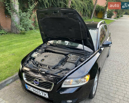 Чорний Вольво V50, об'ємом двигуна 1.6 л та пробігом 240 тис. км за 7200 $, фото 1 на Automoto.ua