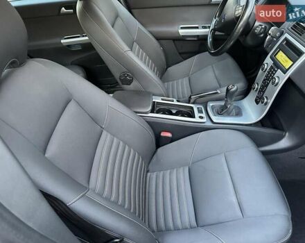 Черный Вольво В50, объемом двигателя 1.6 л и пробегом 232 тыс. км за 7600 $, фото 23 на Automoto.ua