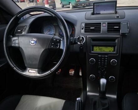 Черный Вольво В50, объемом двигателя 1.6 л и пробегом 255 тыс. км за 7400 $, фото 10 на Automoto.ua