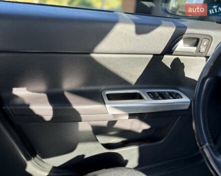 Черный Вольво В50, объемом двигателя 1.98 л и пробегом 228 тыс. км за 9600 $, фото 31 на Automoto.ua