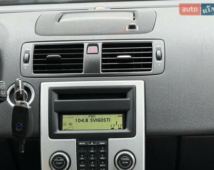 Черный Вольво В50, объемом двигателя 1.6 л и пробегом 230 тыс. км за 7999 $, фото 50 на Automoto.ua