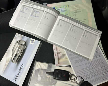 Черный Вольво В50, объемом двигателя 1.6 л и пробегом 219 тыс. км за 8300 $, фото 37 на Automoto.ua