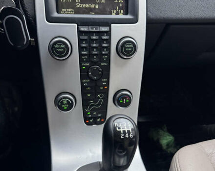 Черный Вольво В50, объемом двигателя 1.56 л и пробегом 237 тыс. км за 7600 $, фото 12 на Automoto.ua