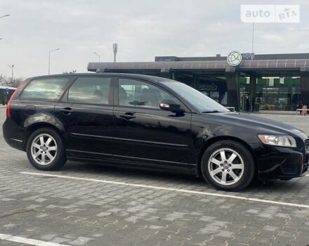 Черный Вольво В50, объемом двигателя 1.6 л и пробегом 180 тыс. км за 8700 $, фото 4 на Automoto.ua