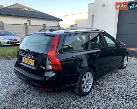 Черный Вольво В50, объемом двигателя 1.6 л и пробегом 252 тыс. км за 8200 $, фото 2 на Automoto.ua