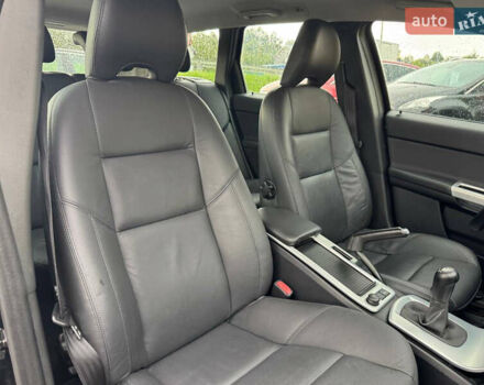 Черный Вольво В50, объемом двигателя 1.6 л и пробегом 226 тыс. км за 8600 $, фото 24 на Automoto.ua