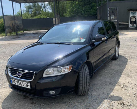 Черный Вольво В50, объемом двигателя 1.6 л и пробегом 307 тыс. км за 8200 $, фото 1 на Automoto.ua