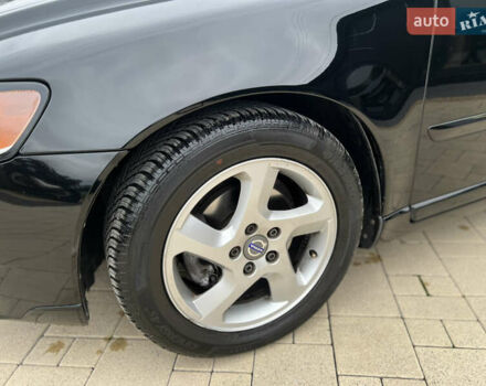 Черный Вольво В50, объемом двигателя 1.6 л и пробегом 244 тыс. км за 8300 $, фото 3 на Automoto.ua