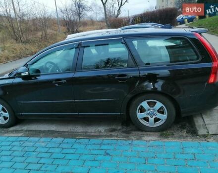 Черный Вольво В50, объемом двигателя 1.6 л и пробегом 235 тыс. км за 8000 $, фото 2 на Automoto.ua