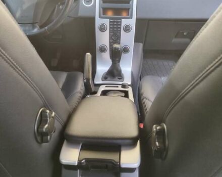 Черный Вольво В50, объемом двигателя 1.6 л и пробегом 201 тыс. км за 7500 $, фото 15 на Automoto.ua